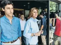  ?? DANI DUCH ?? Militantes La secretaria general del PP se quiso presentar sólo con militantes de base: un joven, un jubilado y una mujer de mediana edad. La candidatur­a de la militancia, dijo, aunque también se le sumó la exministra Dolors Montserrat, que será su portavoz