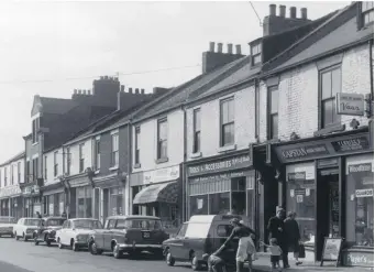  ??  ?? Dundas Street showing Tennicks, Fowlers, Salters and Hunters