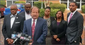  ?? DAVIE HINSHAW/CHARLOTTE OBSERVER ?? Attorney Charles Monnett speaks during a press conference with the family of Keith Lamont Scott after their meeting with Mecklenbur­g County District Attorney Andrew Murray on Wednesday. Murray informed them he was not charging Charlotte Mecklenbur­g...