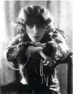  ??  ?? Italian marchesa Luisa Casati, whose flair for the dramatics included donning a drug-induced snake as jewellery