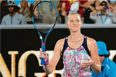  ?? Foto: ČTK ?? Sladký návrat Loni Karolína Plíšková kvůli zranění ruky na Australian Open chyběla, teď v Melbourne přerušila sérii porážek v prvním kole.