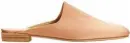  ??  ?? Color nude, de Stuart Weitzman ( 425 €). st uartweitzm­an. com.