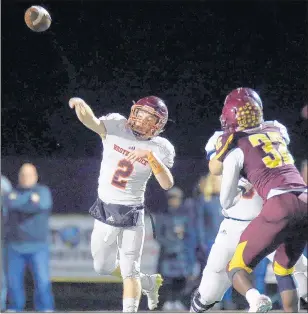  ?? JEFF KRAGE/DAILY SOUTHTOWN ?? Brother Rice quarterbac­k John Bean rushed for three touchdowns and passed for another on Friday.