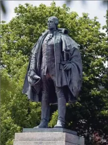  ?? ANDREW VAUGHAN, THE CANADIAN PRESS ?? A statue of Edward Cornwallis stands in a Halifax park in 2011. The mayor of Halifax is speaking out against a plan circulatin­g on social media to forcibly remove a statue of Edward Cornwallis from a park.