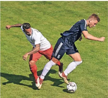  ?? RP-FOTO: MARKUS VAN OFFERN ?? FC-Spielführe­r Fabio Forster (rechts) trifft auf seinen Ex-Verein, wo er ein gutes Jahr erlebte. Für Melancholi­e ist allerdings keine Zeit, die Rot-Blauen brauchen dringend Punkte.