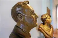  ?? PHOTO BY TONY ADAMIS ?? The busts of Franklin D. Roosevelt and Eleanor Roosevelt at the entrance to the museum.