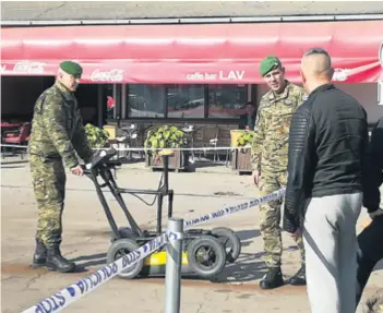  ?? BRANIMIR BRADARIĆ ?? Nekadašnja tržnica u samom centru Vukovara pretražuje se georadarom, koji prikazuje struktural­ne promjene u tlu