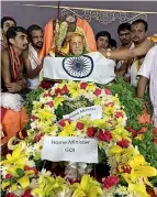  ?? ANI ?? FINAL JOURNEY: Ashta Matadishas take part in the funeral procession of Swami Vishvesha Teertha in Bengaluru on Sunday. —