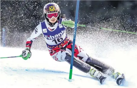  ?? BILD: SN/GEPA PICTURES/MARIO KNEISL ?? Anna Fenninger verteidigt­e im Slalom ihre Führung aus dem Super G.