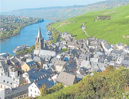  ??  ?? Procedenci­a.Bernkastel-Kues, a orillas del Mosela, la ciudad natal del cardenal.