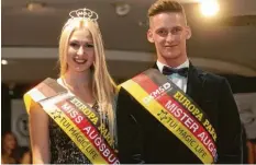  ?? Foto: Michael Hochgemuth ?? Verena Mann und Manuel Menzinger haben allen Grund zum Strahlen: Sie sind Miss und Mister Augsburg.