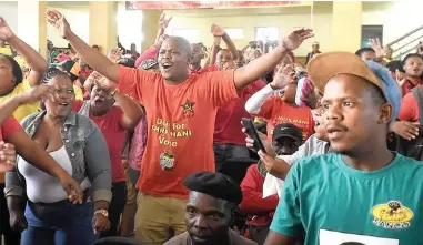  ?? PICTURE: PHANDO JIKELO ?? CELEBRATIN­G CHRIS HANI: SACP and ANC supporters singing at the Zola High School in Khayelitsh­a. The Minister of Human Settlement­s Lindiwe Sisulu was there as a guest speaker at the Chris Hani Memorial Lecture, flanked by Cuba’s ambassador to SA, Carlos...