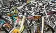  ??  ?? Es sind einfach zu viele: In Städten stehen Tausende Leih-fahrräder herum.