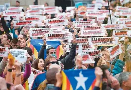  ??  ?? Barcelona teve novos protestos pela libertação de líderes separatist­as
