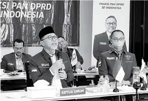  ?? HUMAS DPP PAN FOR JAWA POS ?? KONSOLIDAS­I: Ketua Umum PAN Zulkifli Hasan dan jajaran DPP menggelar halalbihal­al virtual dengan Fraksi PAN DPRD se-Jawa dan Kalimantan kemarin (9/6).