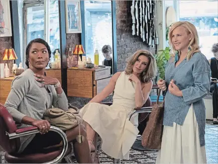  ?? NETFLIX / LINDA KALLERUS ?? Angela Bassett, Felicity Huffman and Patricia Arquette star in “Otherhood” on Netflix.