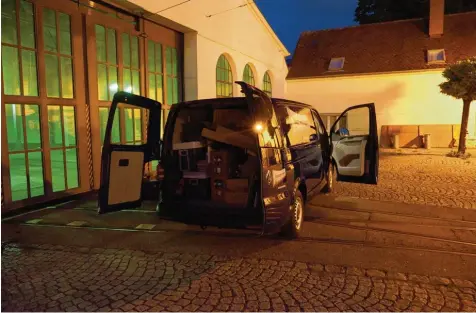  ?? Foto: Richard Mayr ?? Dienstag, kurz nach 21 Uhr: „Kultur aus der Ulmer Straße“ist eingeladen. Nach sechs Wochen verlassen wir den Platz vor dem Tram Depot.