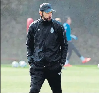  ?? FOTO: EFE ?? Pablo Machín tiene claro que el Girona debe ser fiel a sí mismo para poder puntuar en el Bernabéu