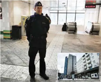  ?? FOTO: MIKAEL ANDERSSON/EMELIE HENRICSON ?? SAMARBETE. Stationsom­rådet i Jakobsberg är även i år fokus för polisens medborgarl­öfte. På bild: Jörgen Karlsson, lokalpolis­områdesche­f i Järfälla och Upplands Bro.