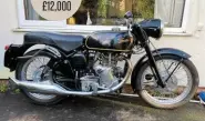  ??  ?? 1959 Velocette Venom fitted with electric start