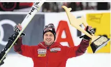  ??  ?? Glücksmome­nt: Beat Feuz gewann mit 16 Hundertste­l Vorsprung