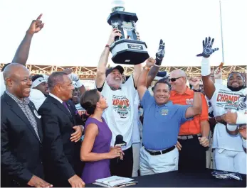  ?? JASON COOPER, AP ?? Old Dominion coach Bobby Wilder and his team celebrate after winning the Bahamas Bowl.