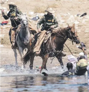  ?? AP ?? La patrulla fronteriza de Estados Unidos ya ha dejado de usar caballos en las operacione­s con migrantes en los alrededore­s de Del Río, en el estado de Texas, según informó ayer jueves la Casa Blanca.