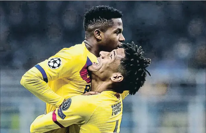  ?? ISABELLA BONOTTO / AFP ?? Ansu Fati, que marcó el 1-2 cuando llevaba un minuto en el terreno de juego, celebra su histórico gol con Todibo