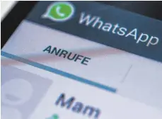  ?? FOTO: ANDREA WARNECKE ?? Anrufe über Messenger wie WhatsApp kosten zwar kein Geld, dafür aber Datenvolum­en.