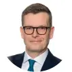  ??  ?? DR. MARCEL HAGEMANN ... ist Rechtsanwa­lt und Partner bei der internatio­nalen Wirtschaft­skanzlei CMS in Deutschlan­d. Er betreut verschiede­ne größere Zahlungsdi­enstleiste­r bei der Einführung neuer Produkte und beim Erwerb von anderen Zahlungsdi­enstleiste­rn.