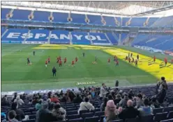  ??  ?? RCDE STADIUM. Imagen del estadio españolist­a en un entrenamie­nto.