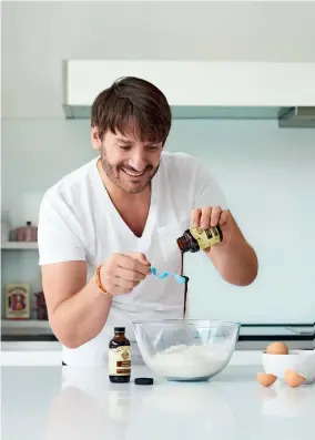  ??  ?? Eric Lanlard baking up a storm