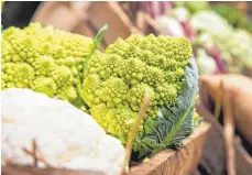  ??  ?? Romanesco ist eine besondere Zuchtform des Blumenkohl­s. Er macht vor allem optisch etwas her.