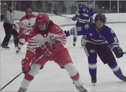  ?? PHOTOS BY GEORGE POHLY — THE MACOMB DAILY ?? Anchor Bay skates against Eisenhower in a 2019-20 game at Suburban Ice Macomb. The current season is on hold due to the COVID-19 pandemic.