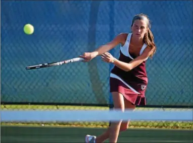  ?? PETE BANNAN — DIGITAL FIRST MEDIA ?? Henderson’s Hannah Baxter watches a shot in the District 1 team final against Harriton Tuesday at Plymouth Whitemarsh.