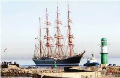  ?? Foto: dpa/Bernd Wüstneck ?? Die »Sedov« bei der 24. Hanse Sail in Warnemünde