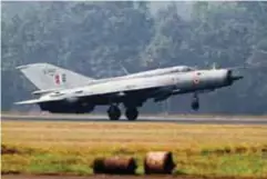  ?? (photo: Angad Singh) ?? MiG-21 FL (C1149) touches down for the ‘last time’
