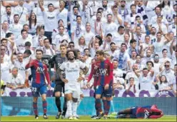  ??  ?? ENCENDIDO. Marcelo intentó abordar a Hernández tras el partido.