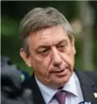  ?? FOTO BELGA ?? Jan Jambon
Vlaams minister-president (N-VA)
“Een bewijs van vaccinatie of test voorleggen is minder kwalijk dan festivals stoppen.”