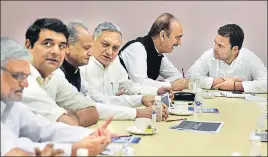  ?? HT FILE ?? Senior Congress leaders gather for a meeting in 2017 in New Delhi. The party is aiming to build an inclusive team ahead of the 2019 elections.