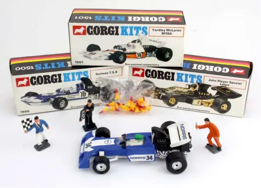  ??  ?? ▲ Released in 1973 only, here are the complete contents of the GS30 Grand Prix Kit Set.