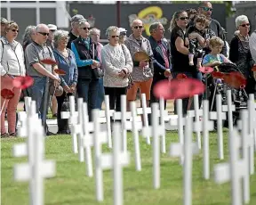  ?? MURRAY WILSON/STUFF ?? A crowd turned out for the 100th Armistice Day commemorat­ions in Feilding on Sunday.