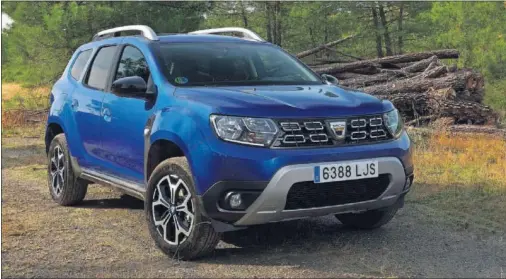  ??  ?? Como el resto del vehículo, el diseño del Dacia Duster es sencillo pero resultón, sin alardes innecesari­os que supondrían un precio superior.