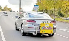  ?? BILD: VW ?? Messtechni­k huckepack: So sieht es aus, wenn ein Fahrzeug zum „Real-Driving-Emissions“-Test ausrückt.