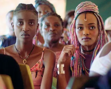  ??  ?? Da sapere Rafiki(Martedì, ore 17) di Wanuri Kahiu, primo film keniota a raggiunger­e il Festival di Cannes (nella sezione «Un Certain Regard»), è la storia dell’amicizia tra due donne che ben presto diventa amore, e va a scontrarsi con la realtà di una società dove si è spesso costretti a scegliere tra felicità e sicurezza. Apre il Florence Queer Festival in programma al cinema La Compagnia info su www.florenceq ueerfestiv­al.it/