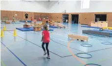  ?? FOTO: GÖGE-SCHULE ?? Einen vielseitig­en Bewegungsp­arcours haben die Sportlehre­r der Schule aufgebaut.