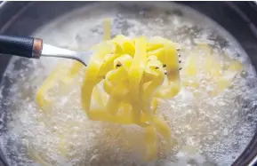  ?? GETTY IMAGES ?? Don’t make the mistake of boiling your pasta in a pot that’s too small.