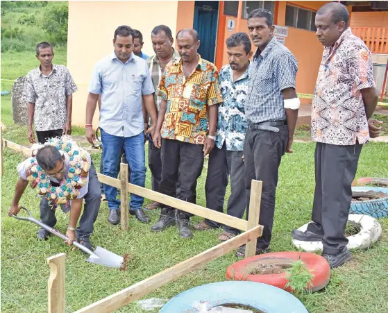  ?? Photo: Shratika Naidu ?? Northern divisional education officer Rajesh Chand (with spade), at the groundbrea­king ceremony at Korowiri/Tovata Primary School in Labasa on April 12th, 2017.