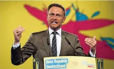  ??  ?? Energisch: FDP-Chef Lindner will der Partei Mut machen.
