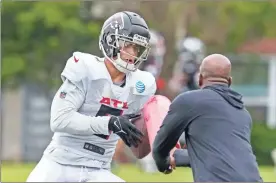  ?? Dale Zanine/USA Today Sports Atlanta Falcons wide receiver Drake London (5) ?? Above right: